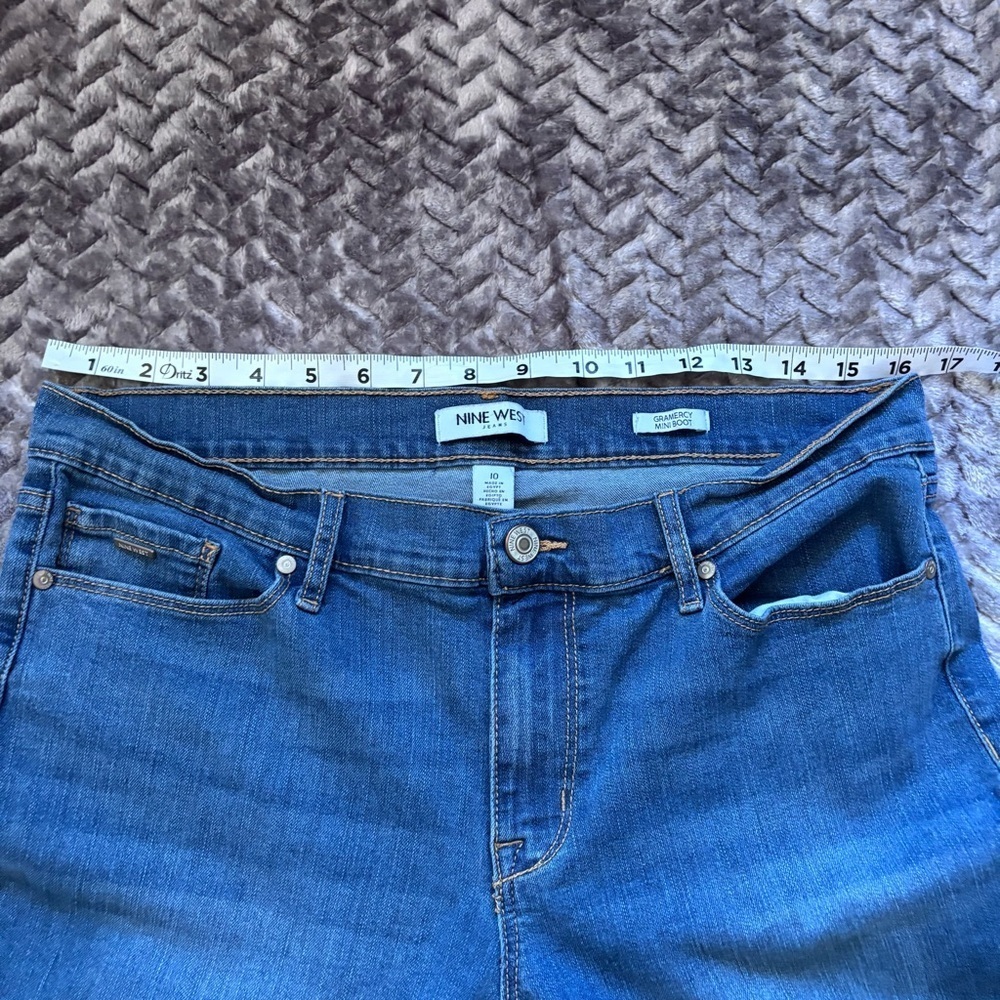 ⭐️⭐️⭐️Nine West Women's Blue Boot Cut Jeans size 10 - Picture 7 of 9